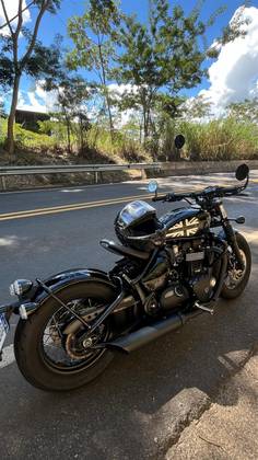 TRIUMPH BONNEVILLE BOBBER 1200 TRIUMPH BONNEVILLE BOBBER 1200